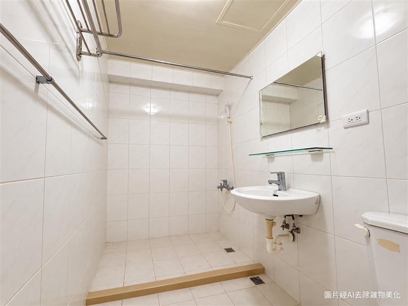 社宅🏠文川6F左營商圈4房萌寵採光可租車位近捷運📞愛窩,愛窩 iwow house