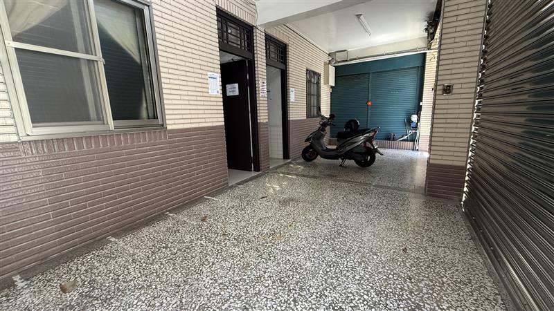 自由34套房F大社商圈採光近大社夜市📞愛窩,愛窩 iwow house