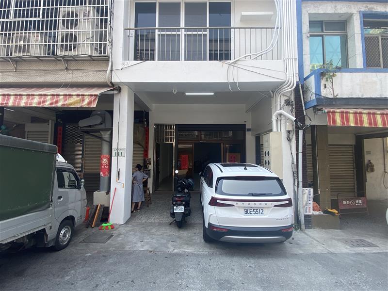 富野鹽埕埔新樂街商圈金店面近輕軌📞愛窩,愛窩 iwow house