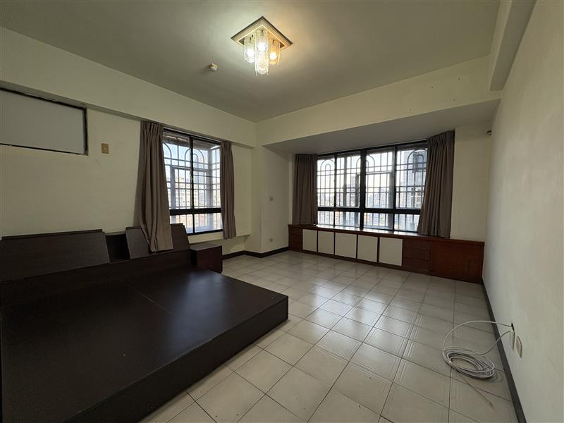 社宅🏠新田新崛江電梯採光2+1房近新興高中捷運📞愛窩,愛窩 iwow house