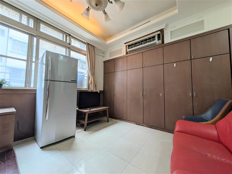 學源203三多商圈採光房可租補近光華夜市📞愛窩,愛窩 iwow house