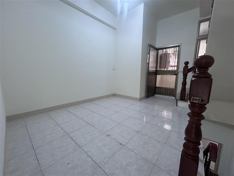 社宅🏠九如一大坪數獨棟透天門口可停車近國1輕軌📞愛窩,愛窩 iwow house