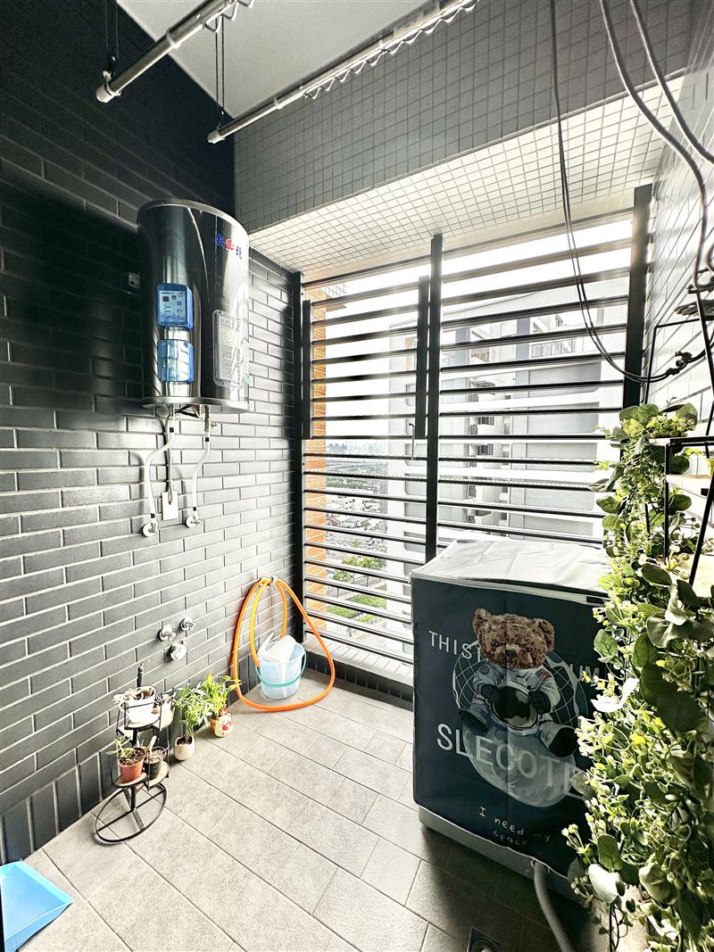 社宅🏠仁武北屋北八卦寮榮總景觀陽台可寵1+1房愛窩,愛窩 iwow house