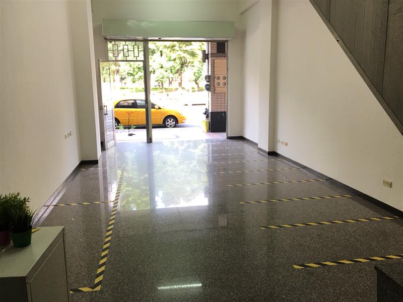 博學2C可租補高餐旁室內停車飲水機採光房📞愛窩,愛窩 iwow house