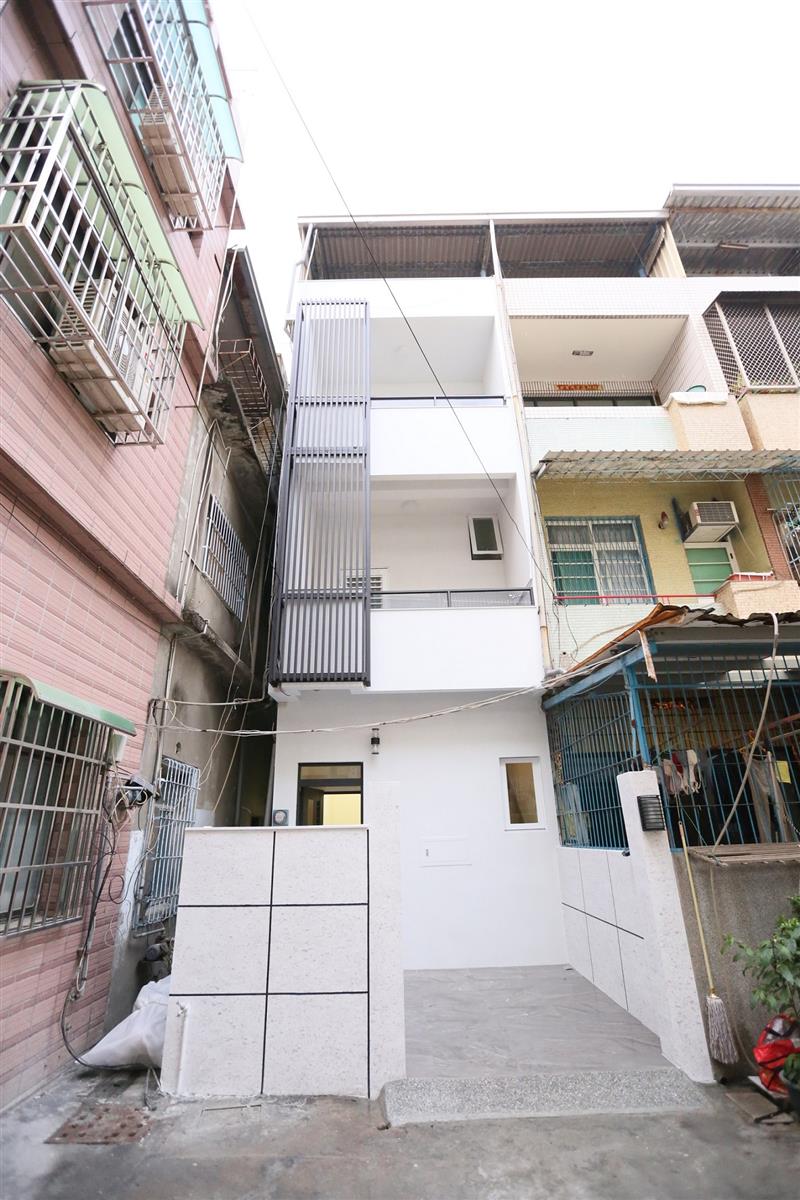 鎮南1F可租補可寵獨洗套房近五甲二📞愛窩,愛窩 iwow house