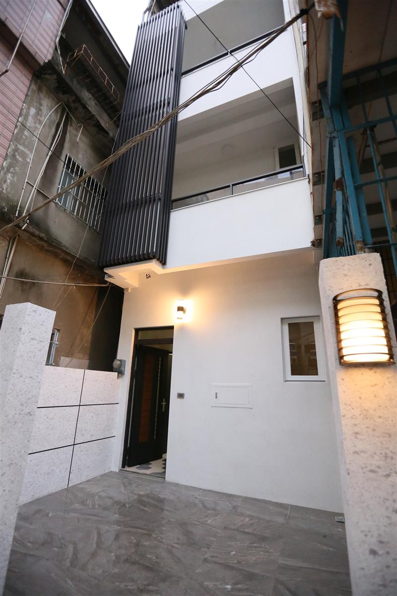 鎮南1F可租補可寵獨洗套房近五甲二📞愛窩,愛窩 iwow house