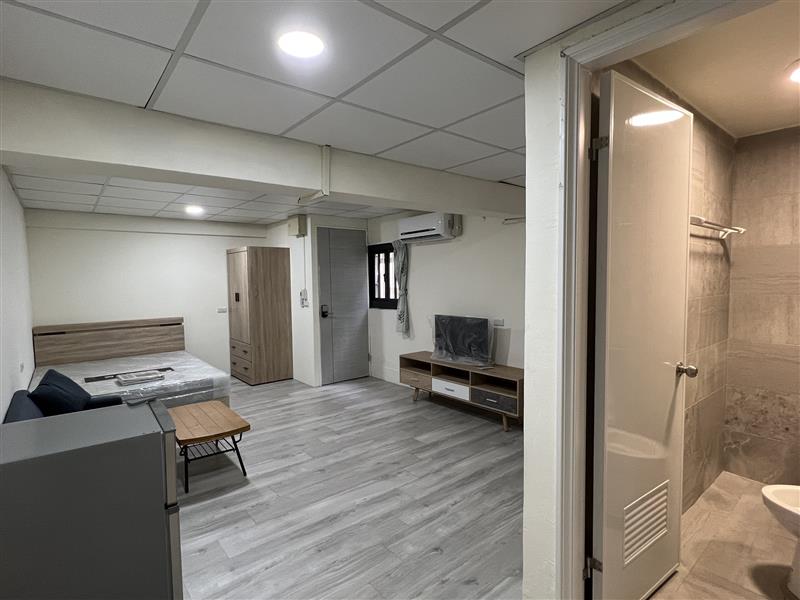 林森3B陽臺套房近五甲自強夜市📞愛窩,愛窩 iwow house