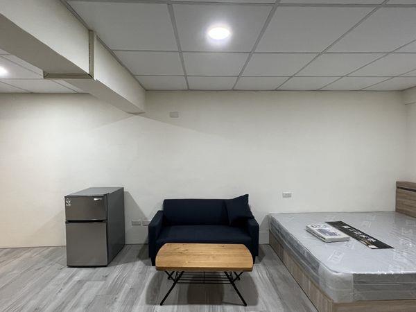 林森3B陽臺套房近五甲自強夜市📞愛窩,愛窩 iwow house