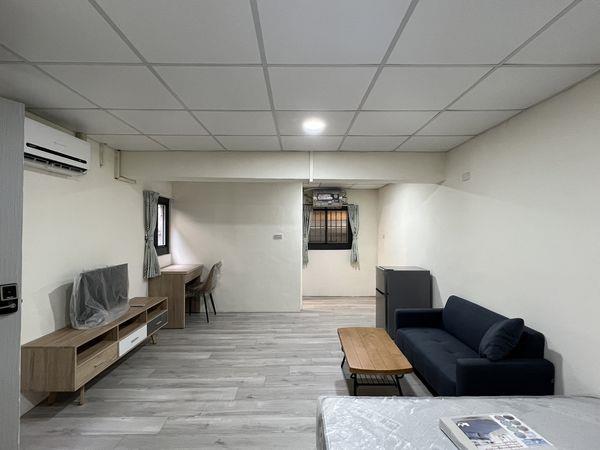 林森3B陽臺套房近五甲自強夜市📞愛窩,愛窩 iwow house