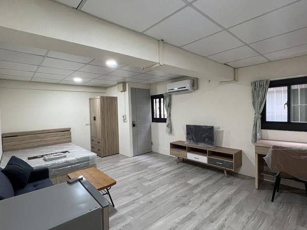 林森3B陽臺套房近五甲自強夜市📞愛窩,愛窩 iwow house