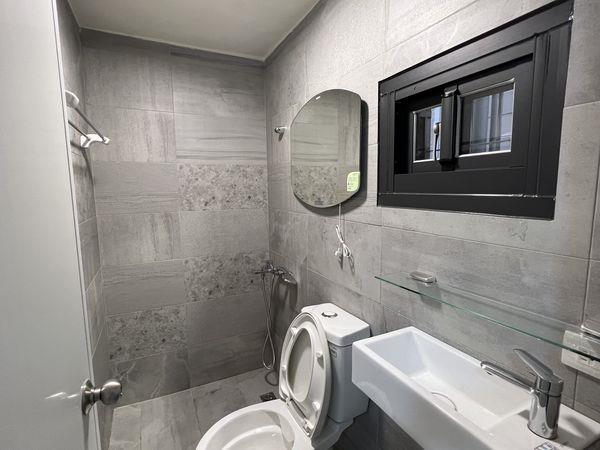 林森3B陽臺套房近五甲自強夜市📞愛窩,愛窩 iwow house