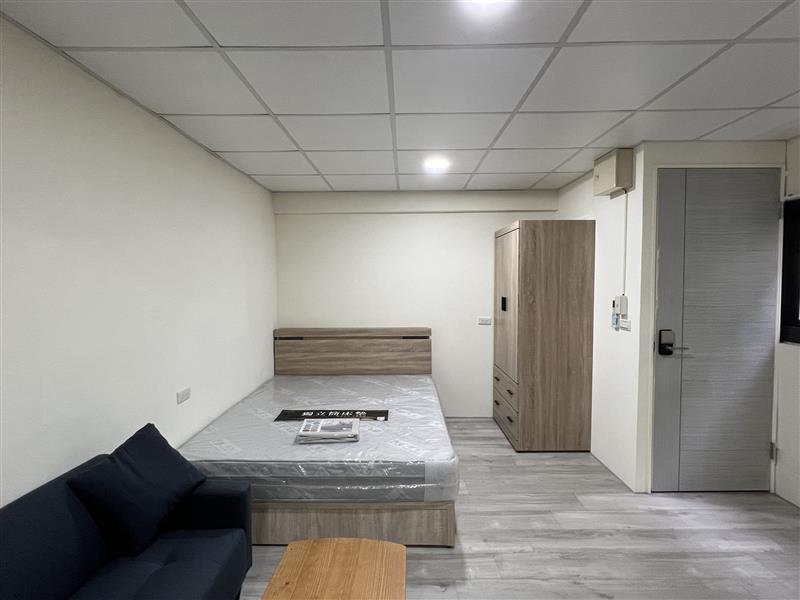 林森3B陽臺套房近五甲自強夜市📞愛窩,愛窩 iwow house