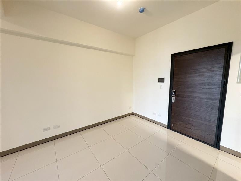 社宅🏠鳳甲全新電梯陽台1+1房會補傢俱近草衙道高餐📞愛窩,愛窩 iwow house