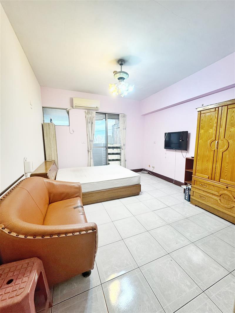 社宅🏠大順一自由商圈電梯採光套房近義享天地📞愛窩,愛窩 iwow house
