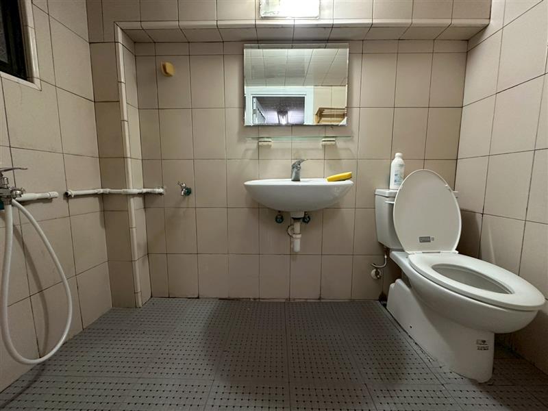 社會住宅🏠銀川內惟商圈萌寵二樓透天採光5房近美術館📞愛窩,愛窩 iwow house