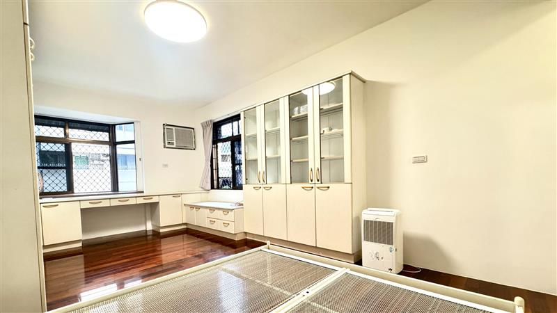 社宅🏠興中一三多商圈家具家電全3房美寓機車位近捷運📞愛窩,愛窩 iwow house