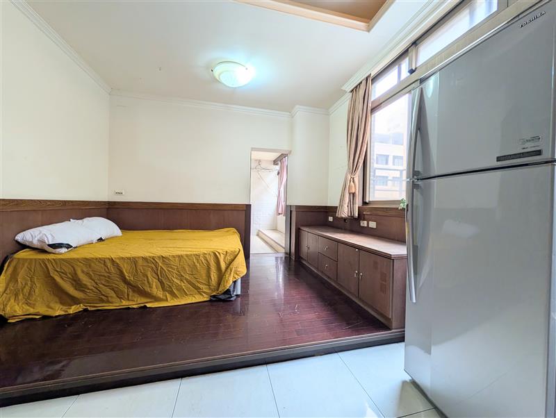 學源203三多商圈採光房可租補近光華夜市📞愛窩,愛窩 iwow house