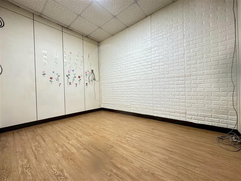 社會住宅🏠銀川內惟商圈萌寵二樓透天採光5房近美術館📞愛窩,愛窩 iwow house