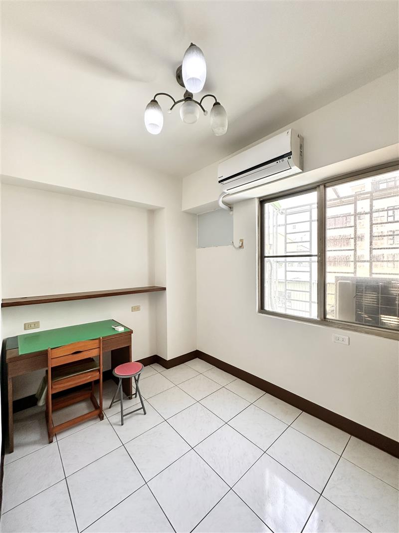 社宅🏠後昌電梯3房近莒光右昌商圈加工區捷運油廠國小📞愛窩,愛窩 iwow house