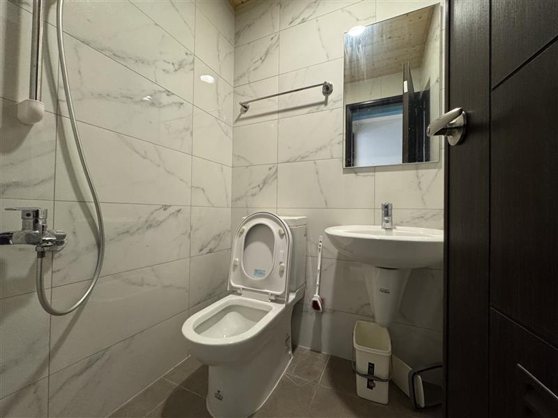 文學電梯萌寵採光2房近左營高鐵捷運📞愛窩,愛窩 iwow house