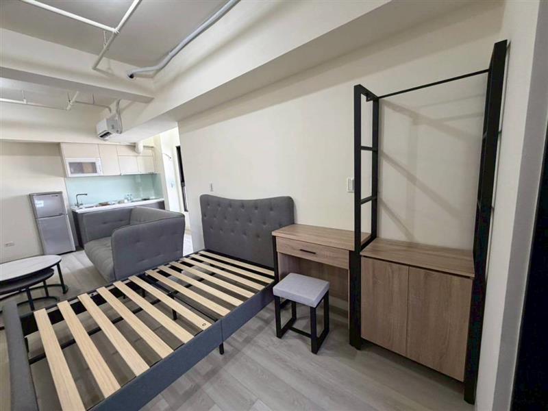 社宅🏠大中二高鐵商圈電梯採光獨立套房三鐵共構近巨蛋📞愛窩,愛窩 iwow house