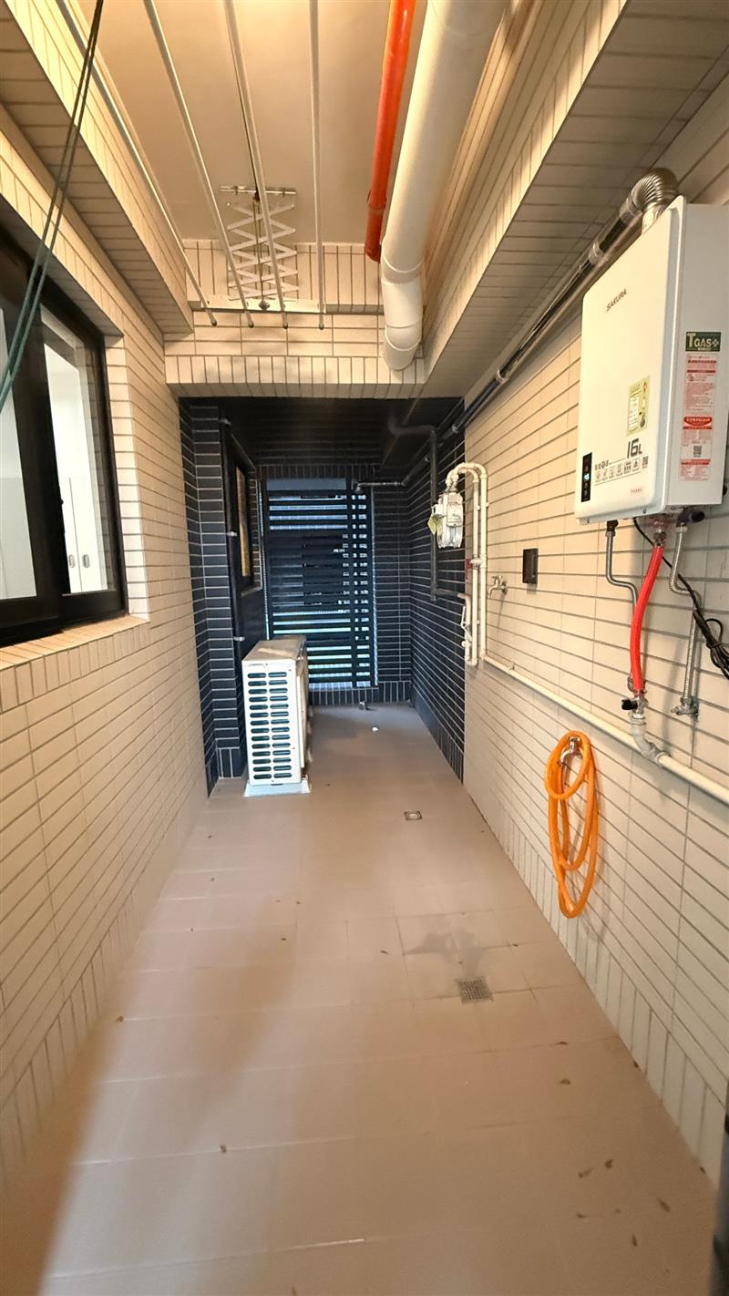 社宅🏠金和2F高大特區陽台日系美宅近高大新左營車站📞愛窩,愛窩 iwow house