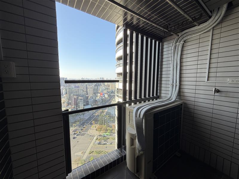 社宅🏠中山一27F民生臻愛2+1房車位近新崛江捷運📞愛窩,愛窩 iwow house