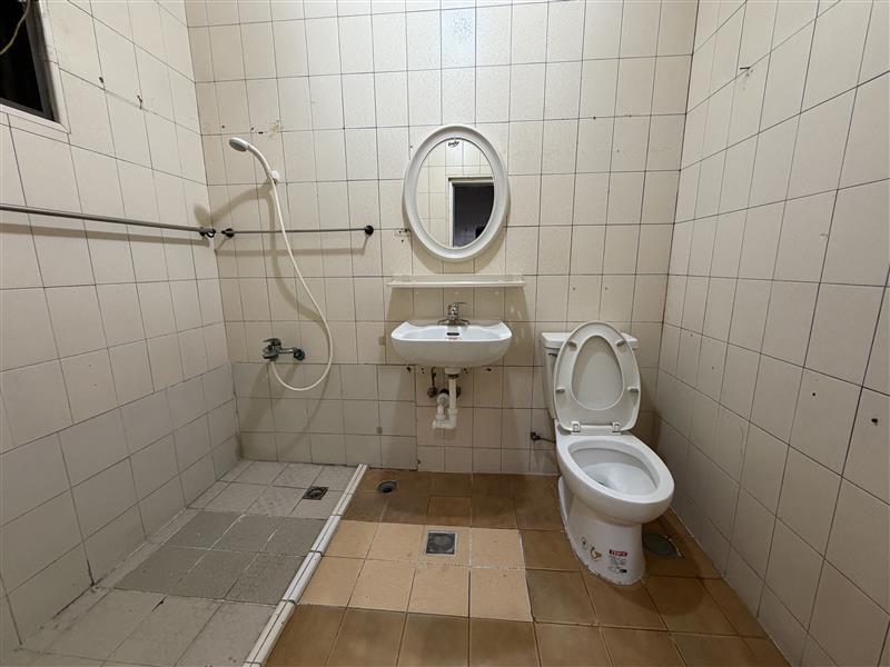 文橫二新崛江商圈萌寵透天三樓店住服飾輕食工作室首選📞愛窩,愛窩 iwow house