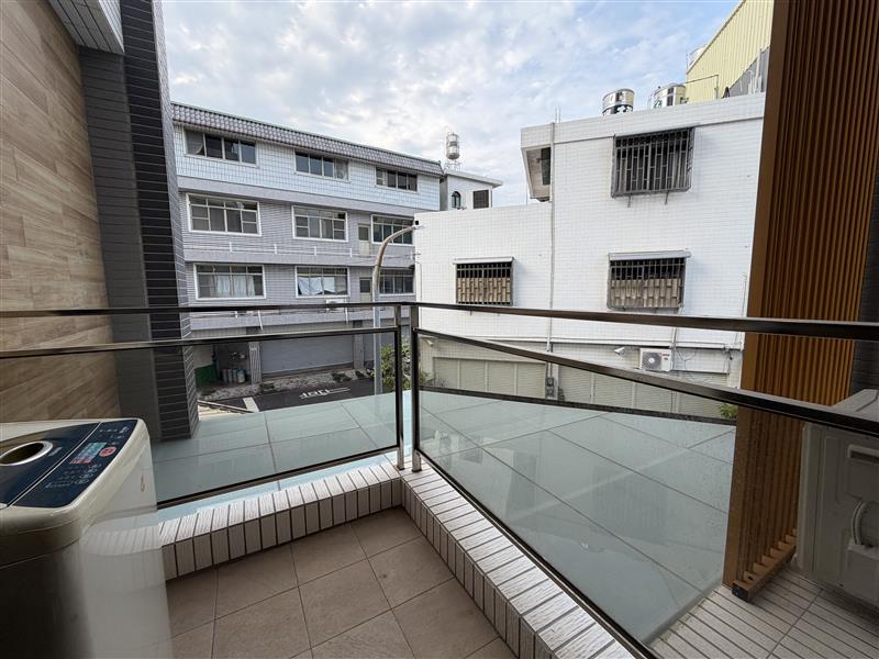 衙泰2F草衙商圈可租補全新裝潢採光美宅近捷運📞愛窩,愛窩 iwow house