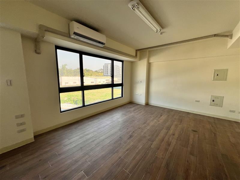 高鳳孔鳳商圈車庫透天採光大4房近草衙捷運站📞愛窩,愛窩 iwow house