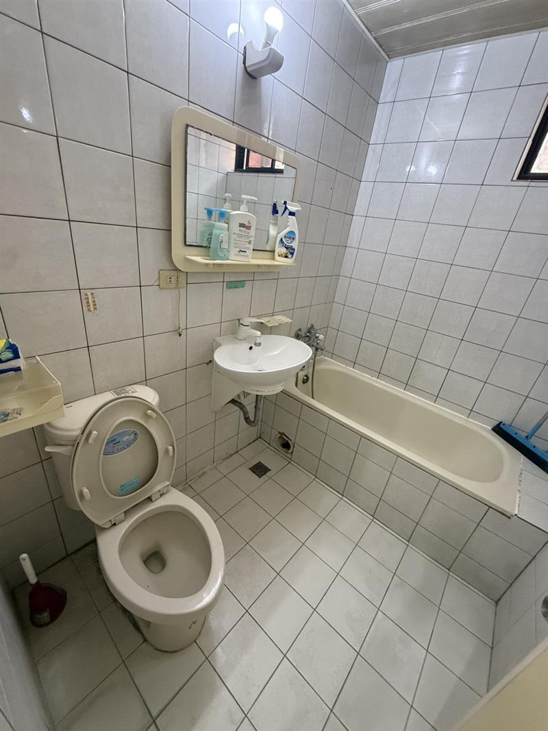 社宅🏠仁怡一仁武商圈萌寵三樓透天車庫4房含地下室📞愛窩,愛窩 iwow house