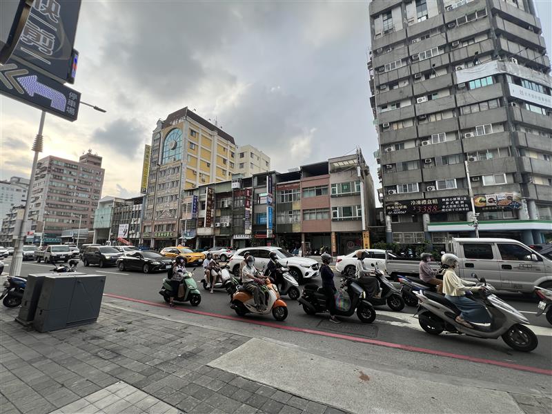 九如二店+住學區房可寵近愛國國小📞愛窩,愛窩 iwow house