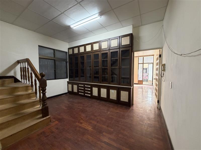 文橫二新崛江商圈萌寵透天三樓店住服飾輕食工作室首選📞愛窩,愛窩 iwow house