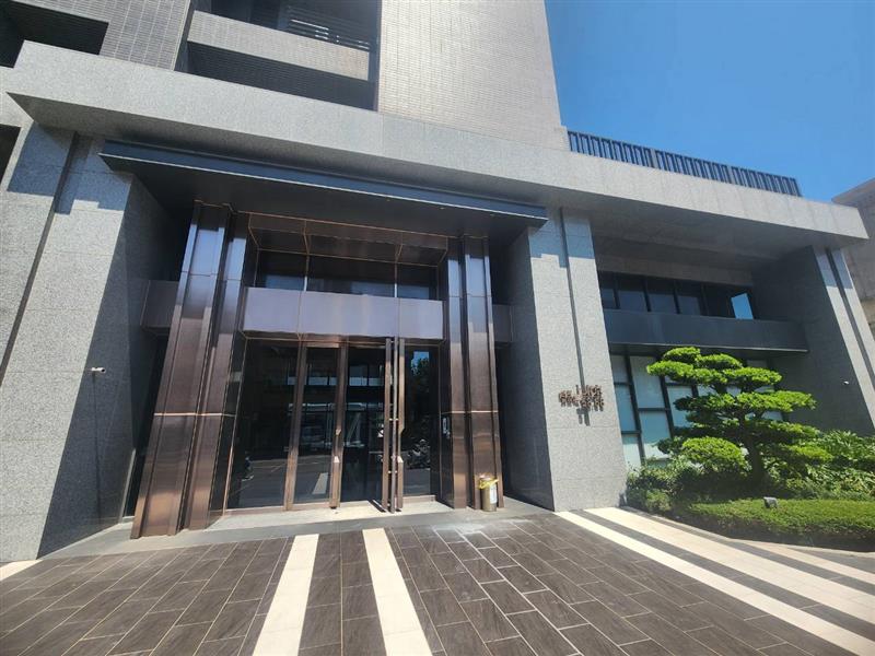 社宅🏠鼎強輕屋齡景觀可寵2房車位近文藻國1巨蛋📞愛窩,愛窩 iwow house