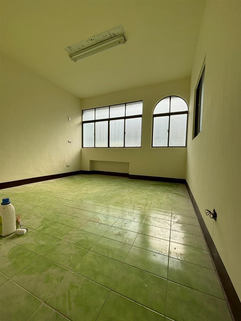 社宅🏠東門採光3房2廳2衛/有陽臺近鳳山火車站📞愛窩,愛窩 iwow house