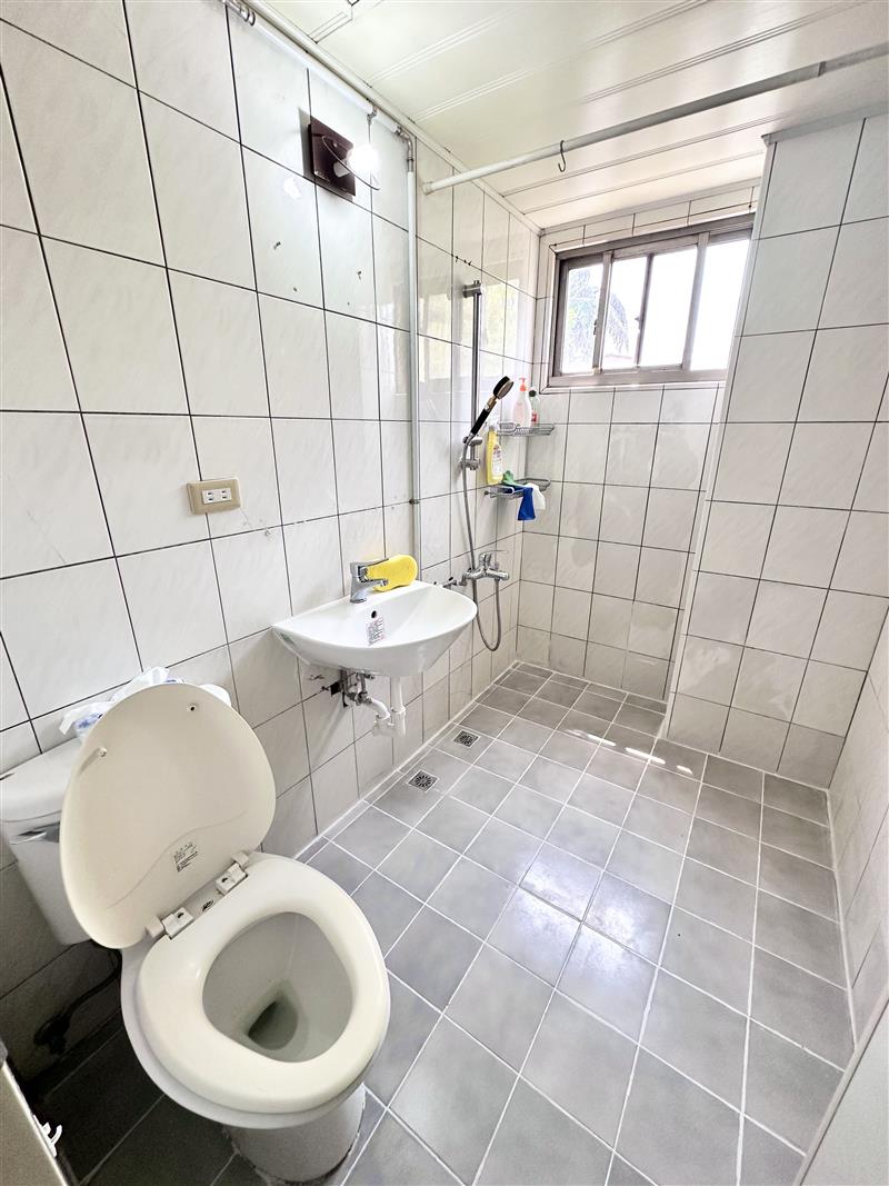 社宅🏠後昌電梯3房近莒光右昌商圈加工區捷運油廠國小📞愛窩,愛窩 iwow house
