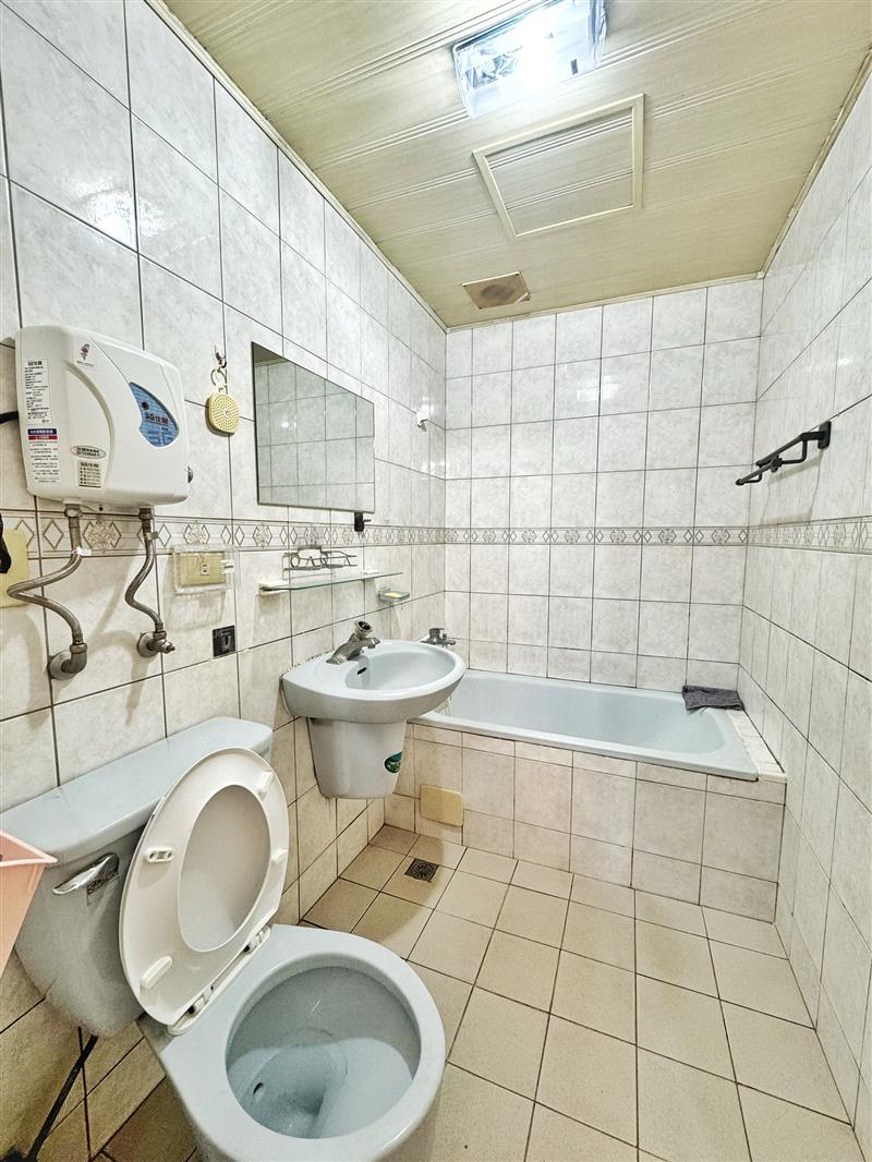 社宅🏠大順一自由商圈電梯採光套房近義享天地📞愛窩,愛窩 iwow house