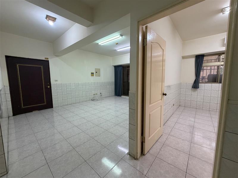 社宅🏠逢甲電梯3房平車近巨蛋高美館輕軌📞愛窩,愛窩 iwow house