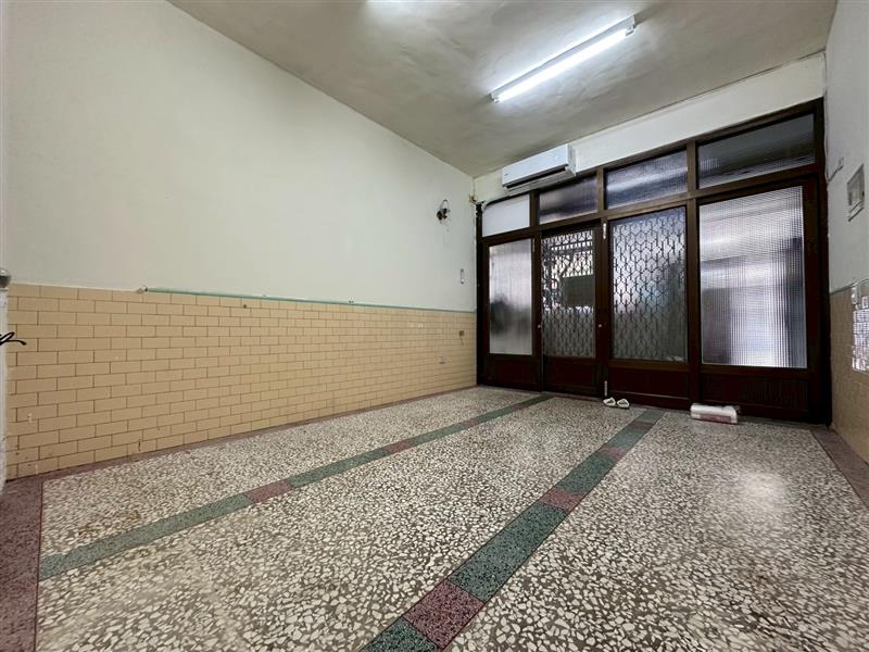社會住宅🏠銀川內惟商圈萌寵二樓透天採光5房近美術館📞愛窩,愛窩 iwow house