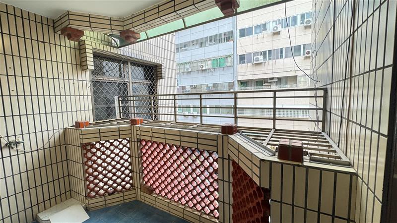 社宅🏠興中一三多商圈家具家電全3房美寓機車位近捷運📞愛窩,愛窩 iwow house