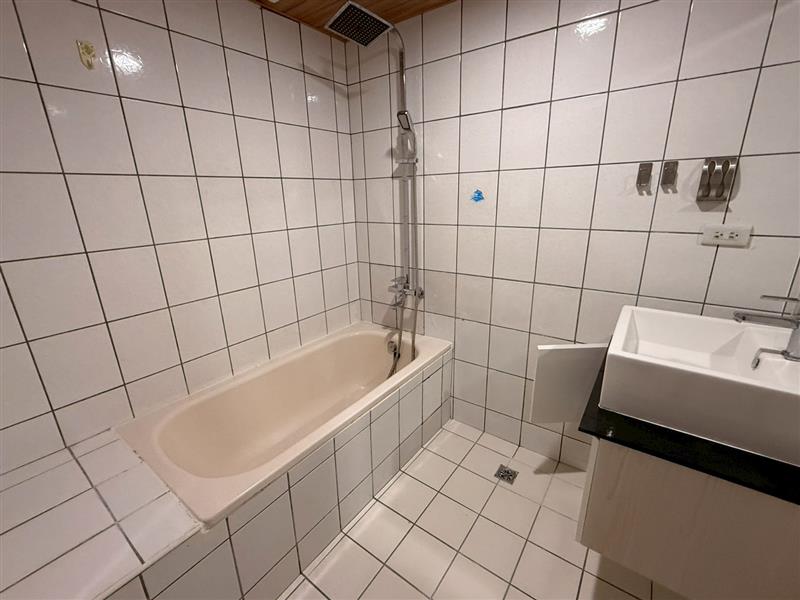 社宅🏠大順一農16輕軌站口貓寵電梯4房近巨蛋捷運📞愛窩,愛窩 iwow house