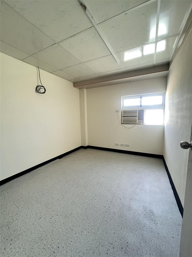 軍校公寓3+4樓7房空屋近世運捷運台積加工區📞愛窩,愛窩 iwow house