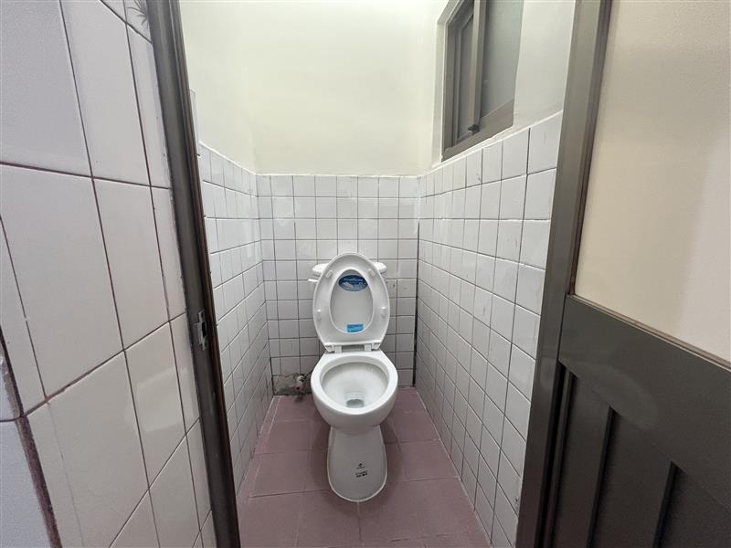社宅🏠九如一大坪數獨棟透天門口可停車近國1輕軌📞愛窩,愛窩 iwow house