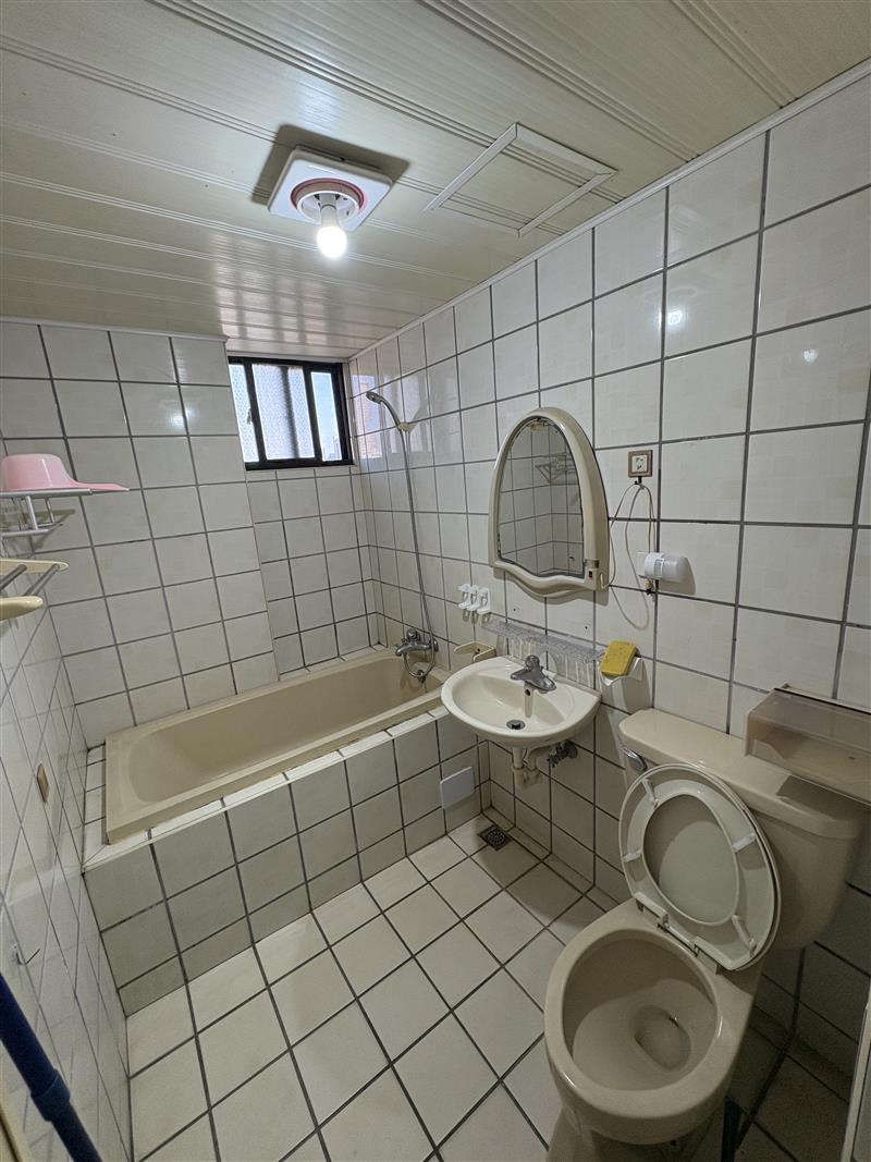 社宅🏠新田新崛江電梯採光2+1房近新興高中捷運📞愛窩,愛窩 iwow house