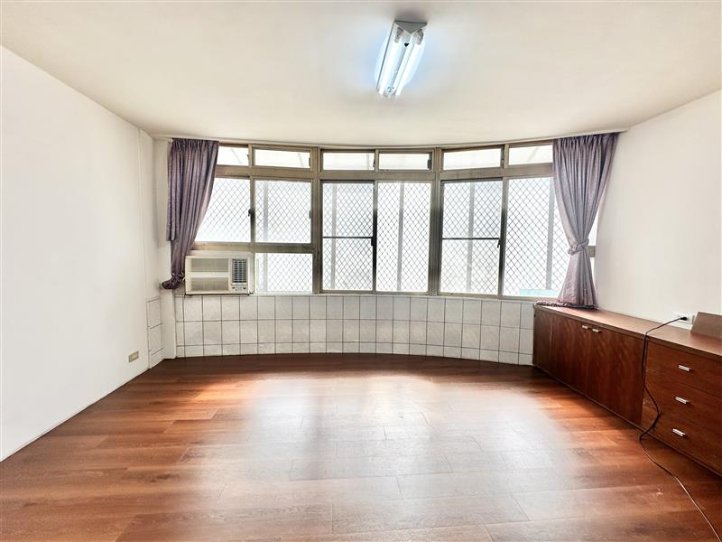 社會住宅🏠文恩高鐵商圈採光3房榮總愛窩,愛窩 iwow house