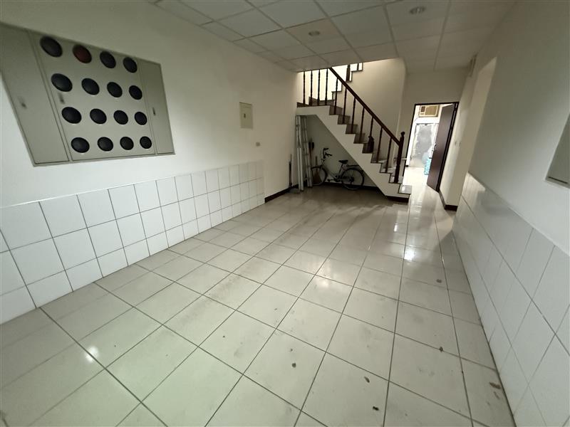 松江302高醫商圈稀有採光室內機車近後驛捷運站📞愛窩,愛窩 iwow house