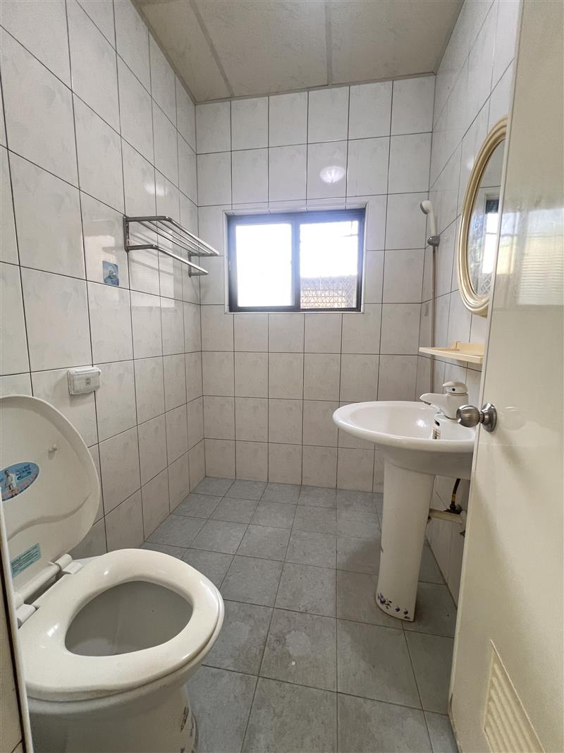 軍校公寓3+4樓7房空屋近世運捷運台積加工區📞愛窩,愛窩 iwow house