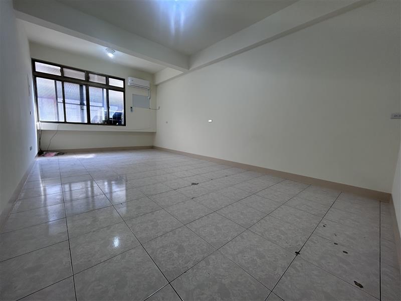 社宅🏠九如一大坪數獨棟透天門口可停車近國1輕軌📞愛窩,愛窩 iwow house