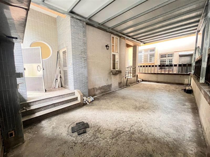 高楠公路可租補透天採光6房空屋傢俱面議近捷運火車台積📞愛窩,愛窩 iwow house