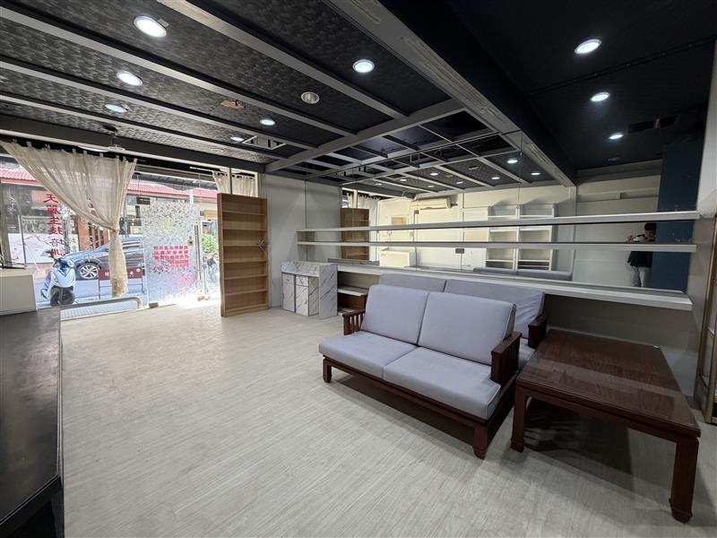 文橫二新崛江商圈萌寵透天三樓店住服飾輕食工作室首選📞愛窩,愛窩 iwow house